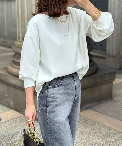 STYLEDOOR（スタイルドア）の「【サイズ展開あり】バックジップロングスリーブTブラウス（シャツ/ブラウス・レディース・ブラック/チャコールグレー/ホワイト・L/M/LL）」の5枚目の写真
