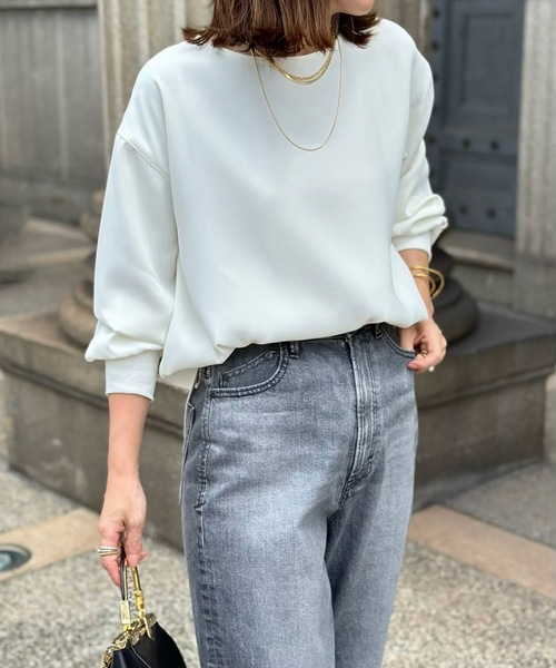 STYLEDOOR（スタイルドア）の「【サイズ展開あり】バックジップロングスリーブTブラウス（シャツ/ブラウス・レディース・ブラック/チャコールグレー/ホワイト・L/M/LL）」の6枚目の写真