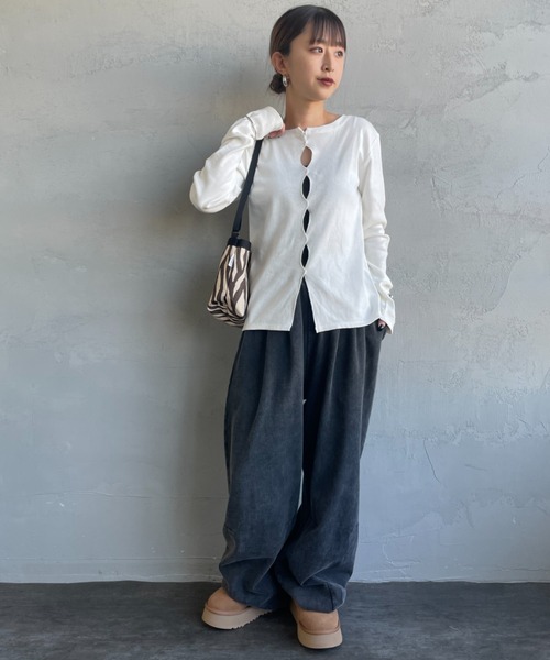nenom（ネノム）の「[nenom/ネノム] 前後2WAY カットホール リブカットソー（Tシャツ/カットソー・レディース・ブラック/オフホワイト/グレー/イエロー・F）」の8枚目の写真