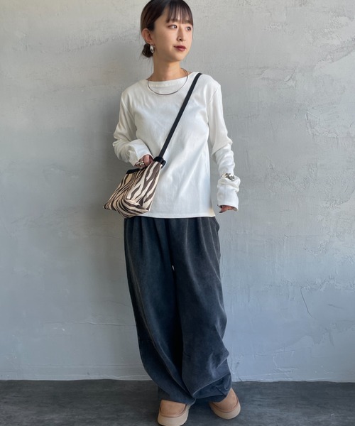 nenom（ネノム）の「[nenom/ネノム] 前後2WAY カットホール リブカットソー（Tシャツ/カットソー・レディース・ブラック/オフホワイト/グレー/イエロー・F）」の15枚目の写真