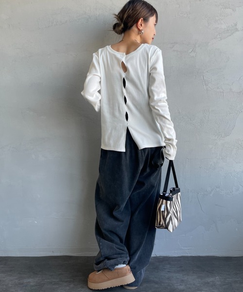 nenom（ネノム）の「[nenom/ネノム] 前後2WAY カットホール リブカットソー（Tシャツ/カットソー・レディース・ブラック/オフホワイト/グレー/イエロー・F）」の16枚目の写真