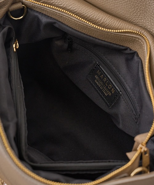 MARLON FIRENZE（マーロンフィレンツェ）の「【MARLON FIRENZE】イタリアンレザー フラップトートバッグ A4サイズ収納可能 PC ビジネスバッグ 通勤 通学（トートバッグ・レディース・グレイッシュベージュ/ブラック・FREE）」の17枚目の写真