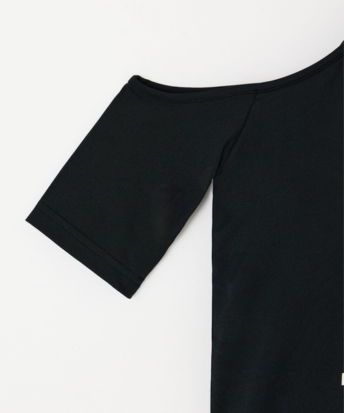 BEEDEN(ビーデン)の「SHOW SKIN STRETCH LOGO TOPS(Tシャツ/カットソー・レディース・ブラック/ホワイト/カーキ・FREE)」の13枚目の写真