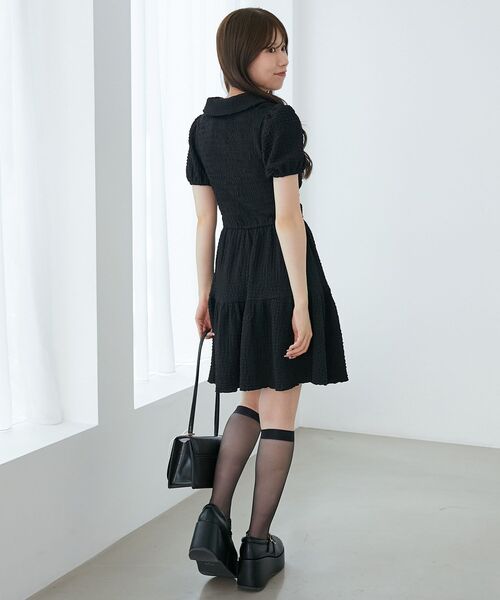 MAJESTIC LEGON（マジェスティックレゴン）の「襟付きデコルテオープンミニワンピ（ワンピース・レディース・ブラック系その他/ブラック/グレー系その他・MEDIUM）」の5枚目の写真