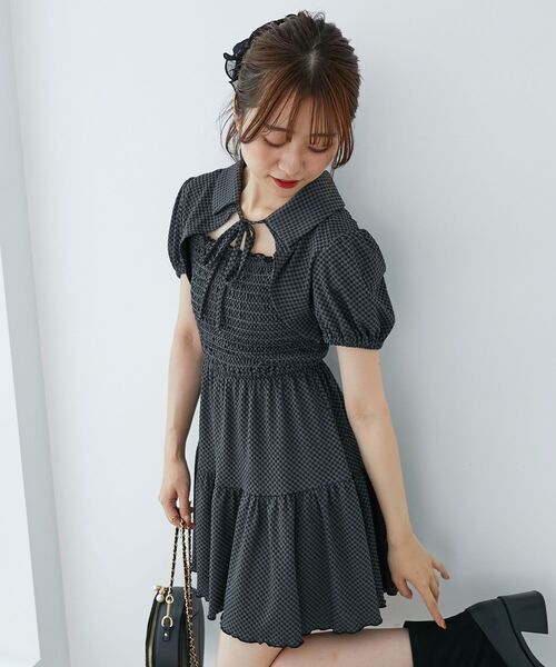 MAJESTIC LEGON（マジェスティックレゴン）の「襟付きデコルテオープンミニワンピ（ワンピース・レディース・ブラック系その他/ブラック/グレー系その他・MEDIUM）」の19枚目の写真