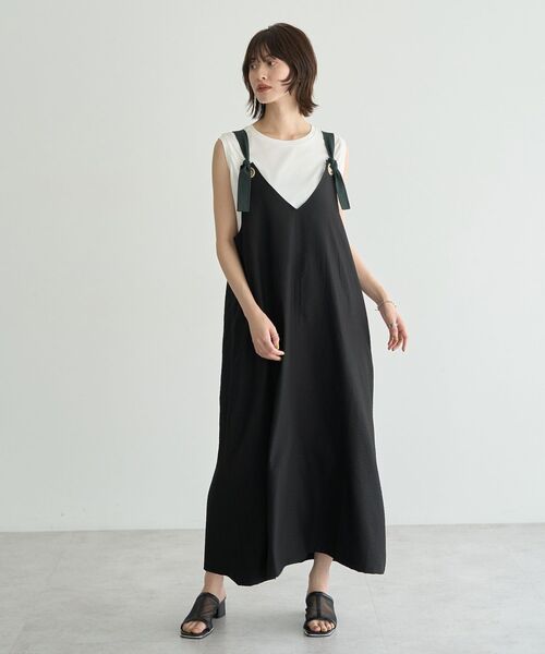 YECCA VECCA（イェッカヴェッカ）の「ベルトストラップサロペット（サロペット/オーバーオール・レディース・ブラック/チャコールグレー/ベージュ・FREE）」の5枚目の写真