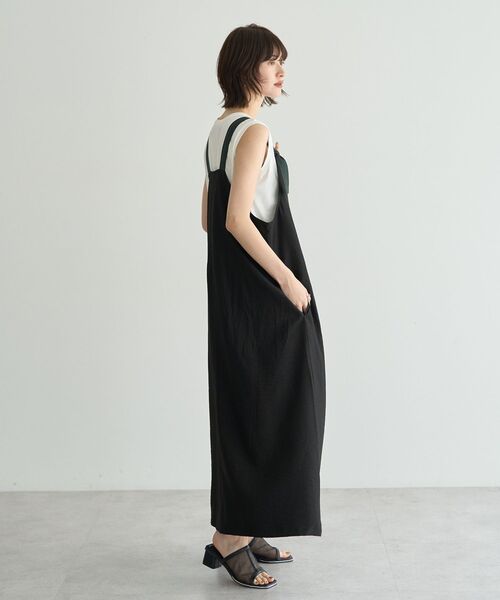 YECCA VECCA（イェッカヴェッカ）の「ベルトストラップサロペット（サロペット/オーバーオール・レディース・ブラック/チャコールグレー/ベージュ・FREE）」の7枚目の写真
