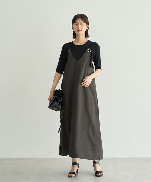 YECCA VECCA（イェッカヴェッカ）の「ベルトストラップサロペット（サロペット/オーバーオール・レディース・ブラック/チャコールグレー/ベージュ・FREE）」の11枚目の写真