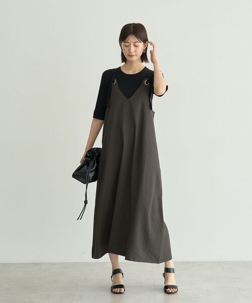 YECCA VECCA（イェッカヴェッカ）の「ベルトストラップサロペット（サロペット/オーバーオール・レディース・ブラック/チャコールグレー/ベージュ・FREE）」の12枚目の写真