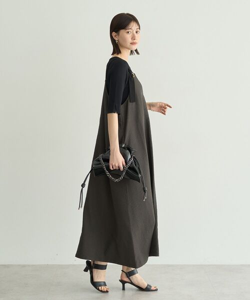 YECCA VECCA（イェッカヴェッカ）の「ベルトストラップサロペット（サロペット/オーバーオール・レディース・ブラック/チャコールグレー/ベージュ・FREE）」の18枚目の写真