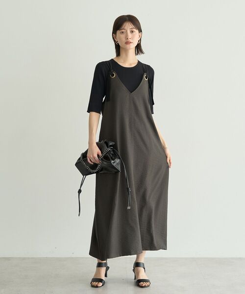 YECCA VECCA（イェッカヴェッカ）の「ベルトストラップサロペット（サロペット/オーバーオール・レディース・ブラック/チャコールグレー/ベージュ・FREE）」の20枚目の写真