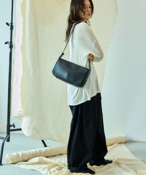 Libra Cue（リブラ キュー）の「フラップショルダーレクタングルバッグ（ショルダーバッグ・レディース・ブラウン/ブラック・FREE）」の11枚目の写真