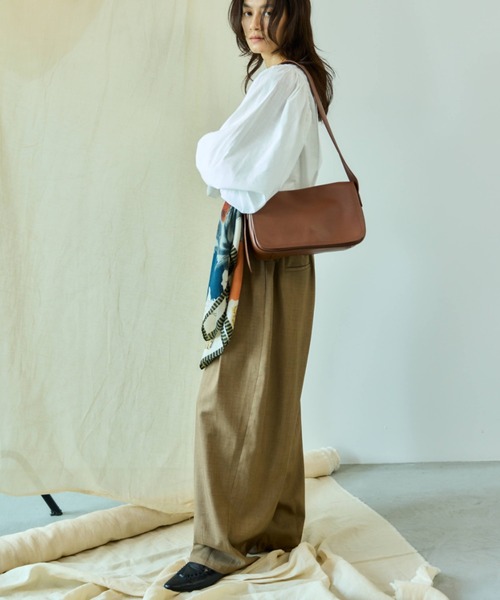 Libra Cue（リブラ キュー）の「フラップショルダーレクタングルバッグ（ショルダーバッグ・レディース・ブラウン/ブラック・FREE）」の10枚目の写真