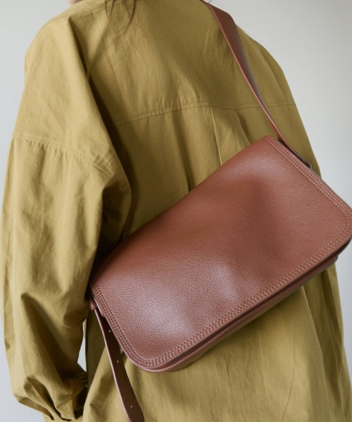 Libra Cue（リブラ キュー）の「フラップショルダーレクタングルバッグ（ショルダーバッグ・レディース・ブラウン/ブラック・FREE）」の21枚目の写真