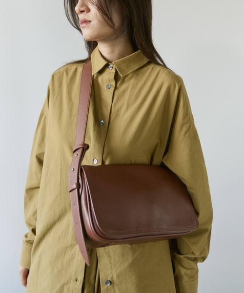 Libra Cue（リブラ キュー）の「フラップショルダーレクタングルバッグ（ショルダーバッグ・レディース・ブラウン/ブラック・FREE）」の20枚目の写真