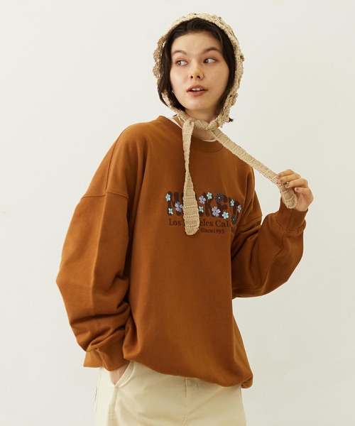 MILKFED.(ミルクフェド)の「BLOOMING FLOWER EMBROIDERY SWEAT TOP(スウェット・レディース・オフホワイト/ブラウン/チャコール・M/L)」の1枚目の写真