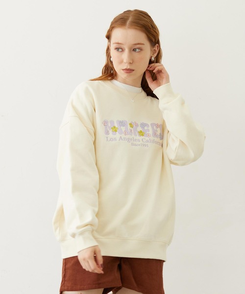 MILKFED.(ミルクフェド)の「BLOOMING FLOWER EMBROIDERY SWEAT TOP(スウェット・レディース・オフホワイト/ブラウン/チャコール・M/L)」の2枚目の写真