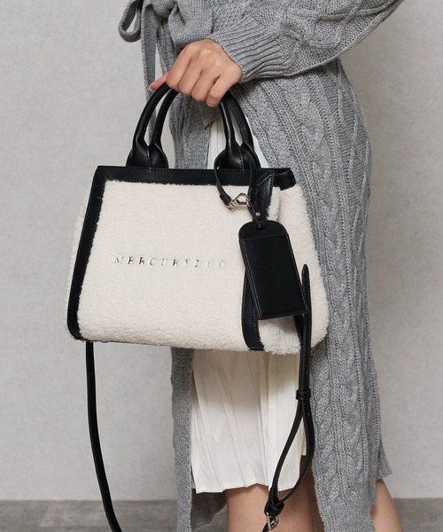 MERCURYDUO(マーキュリーデュオ)の「【MERCURYDUO/マーキュリーデュオ】カードケース付 ロゴ刺繍ボアトートバッグ(トートバッグ・レディース・グレイッシュベージュ/ブラック/アイボリー・FREE)」の7枚目の写真