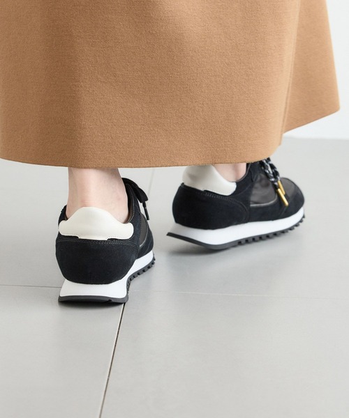 Mazell(マゼル)の「Mazell / ダブルレースライトスニーカー【一部店舗限定サイズ】(スニーカー・レディース・キャメル/ブラック・S/M/L/LL)」の15枚目の写真