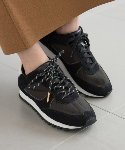 Mazell(マゼル)の「Mazell / ダブルレースライトスニーカー【一部店舗限定サイズ】(スニーカー・レディース・キャメル/ブラック・S/M/L/LL)」の12枚目の写真