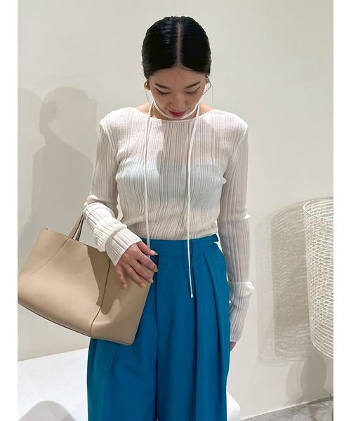 Mila Owen（ミラオーウェン）の「ボートネックタイ付ランダムリブシアーニット（ニット/セーター・レディース・イエロー/ホワイト/その他・0/1）」の4枚目の写真