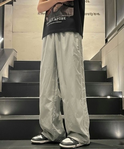 SHEPP(シープ)の「サイドラインイージーワイドナイロントラックパンツ(その他パンツ・メンズ・ネイビー/ブラック/ライトグレー・M)」の3枚目の写真
