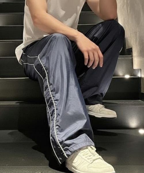 SHEPP(シープ)の「サイドラインイージーワイドナイロントラックパンツ(その他パンツ・メンズ・ネイビー/ブラック/ライトグレー・M)」の9枚目の写真