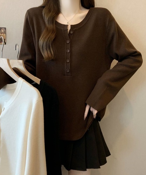 cammie（キャミー）の「ヘンリーネック長袖プルオーバートップス（Tシャツ/カットソー・レディース・アイボリー/ブラック/ブラウン・MEDIUM/LARGE）」の14枚目の写真