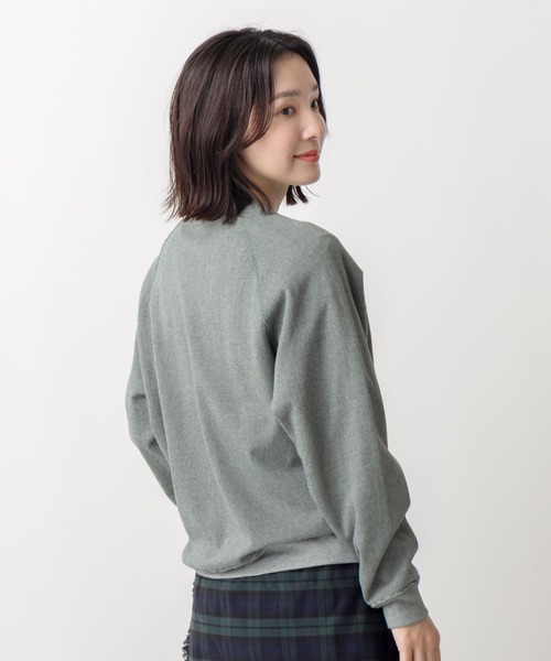 L.L.Bean（エルエルビーン）の「【JAPAN EDITION】ポーテージ・クルーネック・スウェットシャツ（スウェット・レディース・グリーン/グレイッシュベージュ/パープル系・MEDIUM）」の5枚目の写真