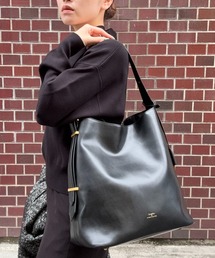 TAKA-Q（タカキュー）の「DRAW(ドロー) /ベルテッド バケット バッグ ラージ（ショルダーバッグ）」