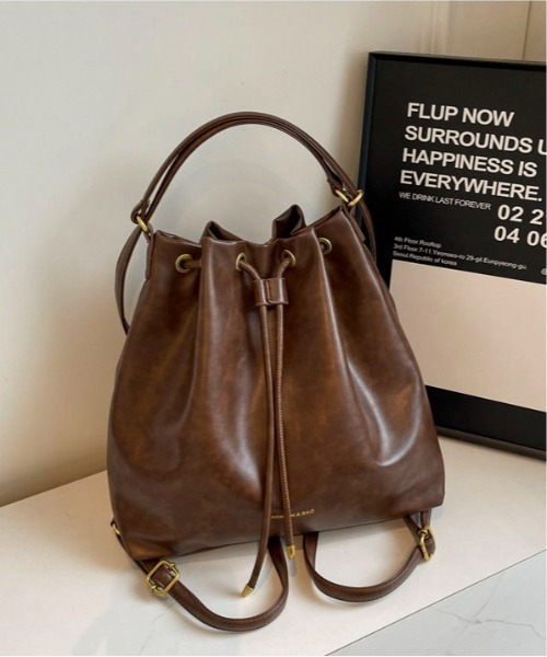 Mejoul（メジュール）の「【3WAY】フェイクレザー巾着 ショルダー リュック トート【A4サイズ対応】（ショルダーバッグ・レディース・ブラック/ダークブラウン/ブラウン/アイボリー・F）」の22枚目の写真