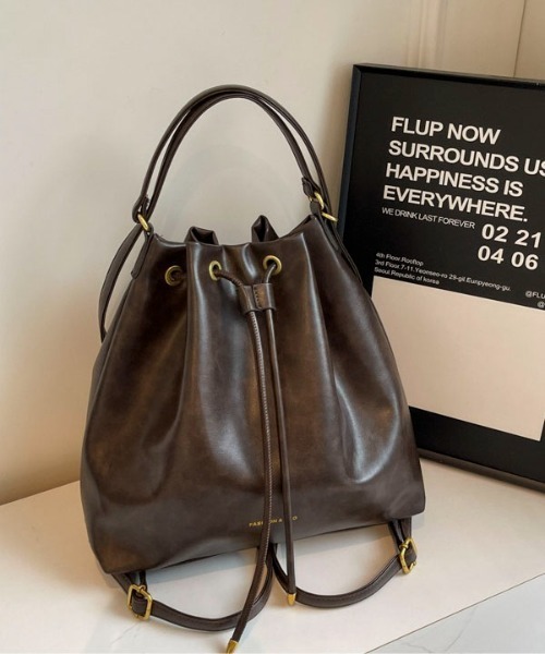 Mejoul（メジュール）の「【3WAY】フェイクレザー巾着 ショルダー リュック トート【A4サイズ対応】（ショルダーバッグ・レディース・ブラック/ダークブラウン/ブラウン/アイボリー・F）」の21枚目の写真