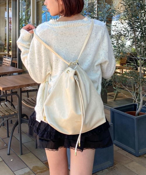 Mejoul（メジュール）の「【3WAY】フェイクレザー巾着 ショルダー リュック トート【A4サイズ対応】（ショルダーバッグ・レディース・ブラック/ダークブラウン/ブラウン/アイボリー・F）」の7枚目の写真