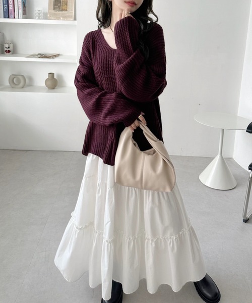 TREOVER（トレオーバー）の「ゆったりサイズでインナーを変えて楽しめる♪　サイドスリット　Vネックニットプルオーバー（ニット/セーター・レディース・ブラック/ピンクベージュ/ホワイト/ボルドー/ブラウン・FREE）」の18枚目の写真