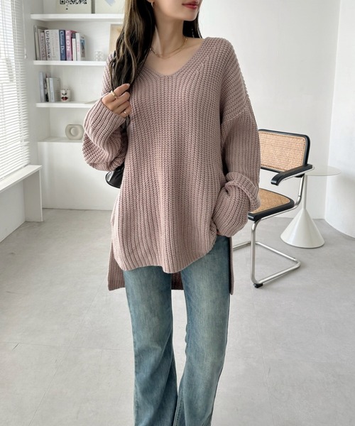 TREOVER（トレオーバー）の「ゆったりサイズでインナーを変えて楽しめる♪　サイドスリット　Vネックニットプルオーバー（ニット/セーター・レディース・ブラック/ピンクベージュ/ホワイト/ボルドー/ブラウン・FREE）」の6枚目の写真