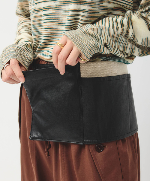 JOURNAL STANDARD（ジャーナルスタンダード）の「別注【MIKA KASAI】KASAI ATTACH POCKET BAG（ボディバッグ/ウエストポーチ・レディース・マルチ・FREE）」の4枚目の写真