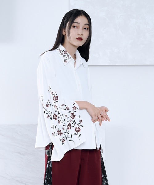 Ellno Loset（エルノロゼット）の「2wayアームスリットフラワー刺繍ドレープシャツ（シャツ/ブラウス・メンズ・ブラック/ブルーグレー/オフホワイト/グレー・SMALL/MEDIUM/LARGE）」の19枚目の写真