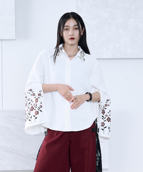 Ellno Loset（エルノロゼット）の「2wayアームスリットフラワー刺繍ドレープシャツ（シャツ/ブラウス・メンズ・ブラック/ブルーグレー/オフホワイト/グレー・SMALL/MEDIUM/LARGE）」の22枚目の写真