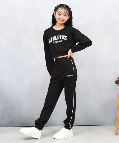 PINKHUNT（ピンクハント）の「PINKHUNT ピンクハント カレッジロゴショート丈トレーナー 0951K（ボトムス別売）（スウェット・キッズ・ブラック/ライトブルー/オフホワイト・120cm/130cm/140cm/150cm/160cm）」の8枚目の写真