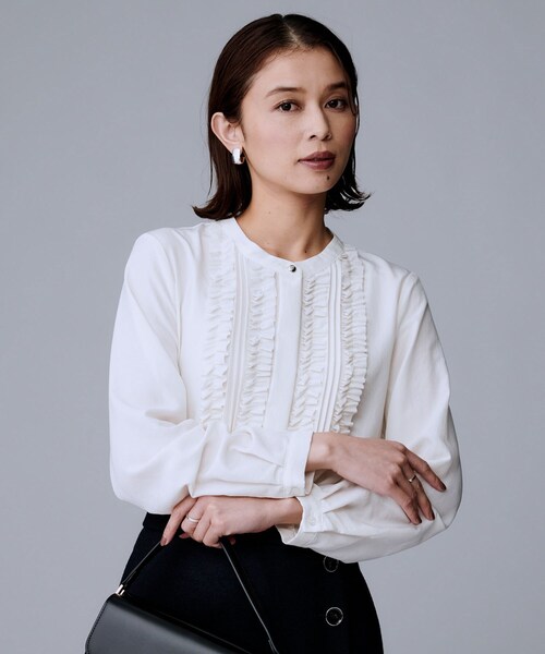 1枚で着映え/オンオフ着回し】フリルサテンブラウス（シャツ/ブラウス