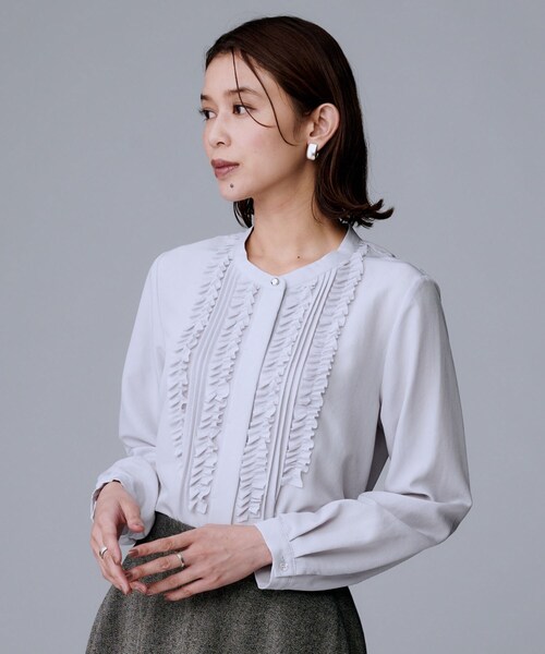 セール】【1枚で着映え/オンオフ着回し】フリルサテンブラウス（シャツ