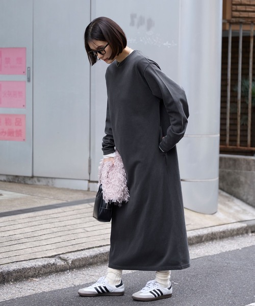 mong32様未使用級 ボールジィ バックパールボタン ウール長袖ロングワンピー ウールバックパールボタン フレアワンピース | maison TOMORROWLAND