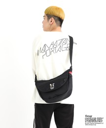 Manhattan Portage（マンハッタンポーテージ）の「DUET SHOULDER BAG FZP MGNT FLIGHT NYLON BACKING PEANUTS 25（ショルダーバッグ）」