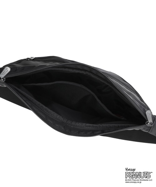 Manhattan Portage（マンハッタンポーテージ）の「DUET SHOULDER BAG FZP MGNT FLIGHT NYLON BACKING PEANUTS 25（ショルダーバッグ・レディース・ブラック・X-SMALL）」の14枚目の写真