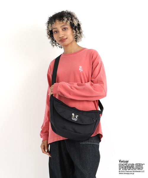 Manhattan Portage（マンハッタンポーテージ）の「DUET SHOULDER BAG FZP MGNT FLIGHT NYLON BACKING PEANUTS 25（ショルダーバッグ・レディース・ブラック・X-SMALL）」の3枚目の写真