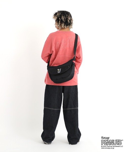 Manhattan Portage（マンハッタンポーテージ）の「DUET SHOULDER BAG FZP MGNT FLIGHT NYLON BACKING PEANUTS 25（ショルダーバッグ・レディース・ブラック・X-SMALL）」の5枚目の写真