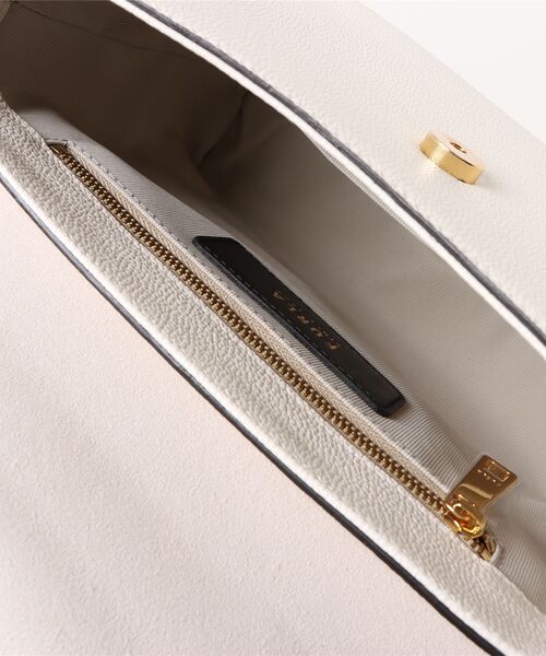 FURLA（フルラ）の「フルラ ムーンライト (Furla Moonlight) ハンドバッグ（ショルダーバッグ・レディース・ブラック/バーガンディー/ホワイト/スモークグレー・ONE SIZE）」の17枚目の写真