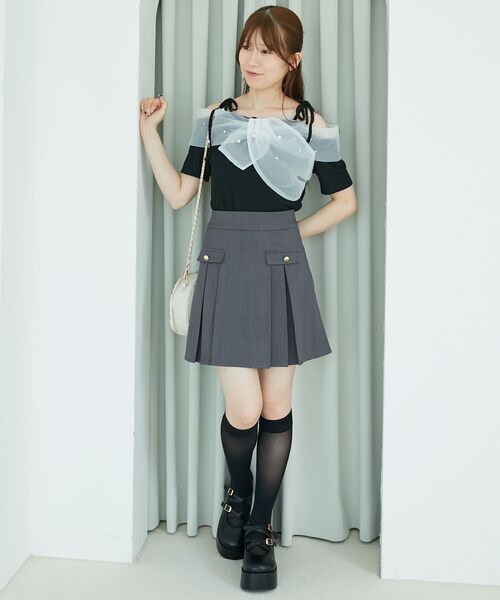 MAJESTIC LEGON(マジェスティックレゴン)の「ゴールドボタンプリーツミニスカパン(スカート・レディース・ブラウン/アイボリー/グレー・MEDIUM)」の2枚目の写真