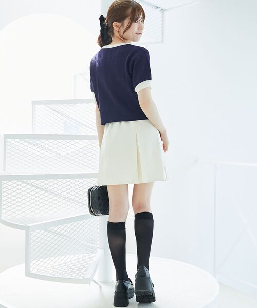 MAJESTIC LEGON(マジェスティックレゴン)の「ゴールドボタンプリーツミニスカパン(スカート・レディース・ブラウン/アイボリー/グレー・MEDIUM)」の6枚目の写真