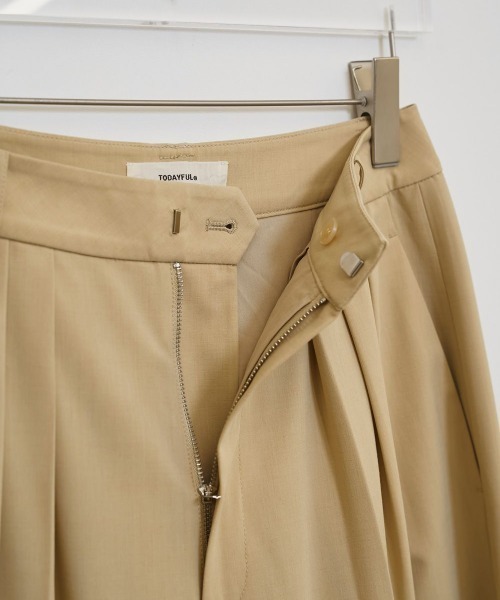 TODAYFUL(トゥデイフル)の「【TODAYFUL/トゥデイフル】Dry Touch Tuck Trousers/ドライタッチタックトラウザー(スラックス・レディース・ブラック/ベージュ・38/36)」の16枚目の写真